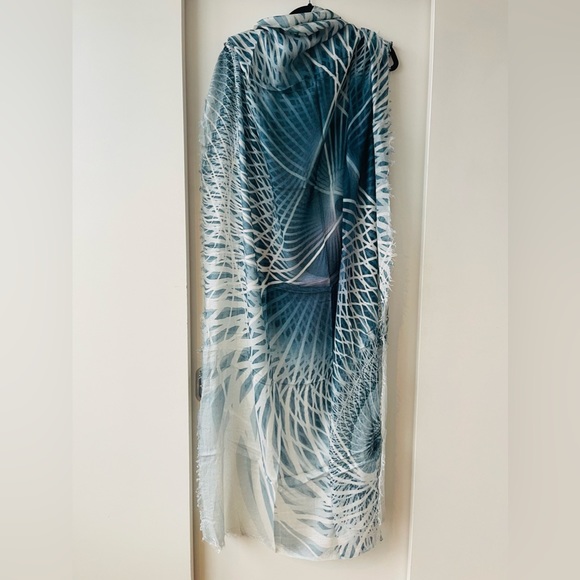 TILO Scarf Cashmere & Modal beautiful blue blend. Never worn. Ultra soft. - Picture 9 of 12